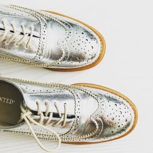 Wanted metallic silver Oxford